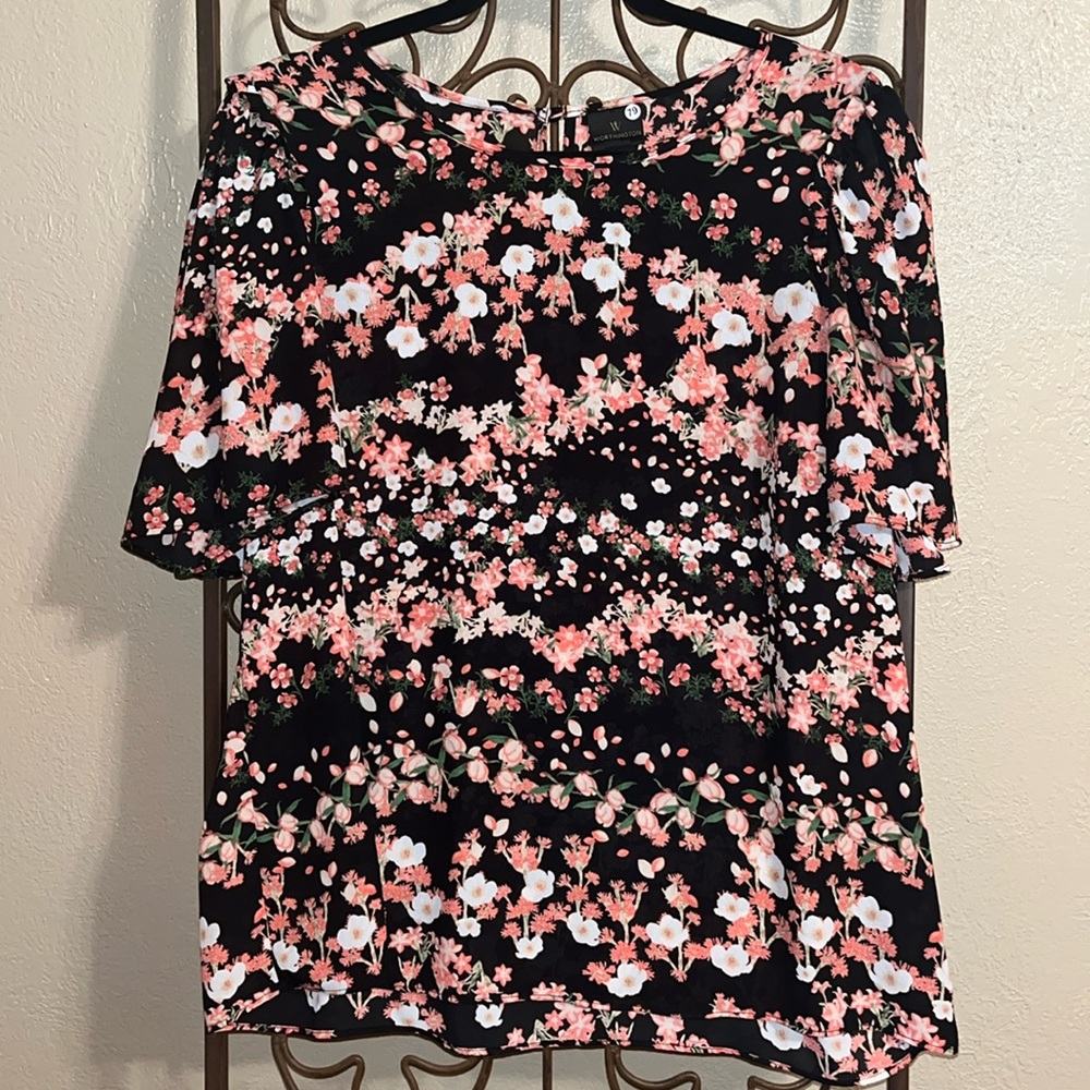 Worthington black and coral blouse